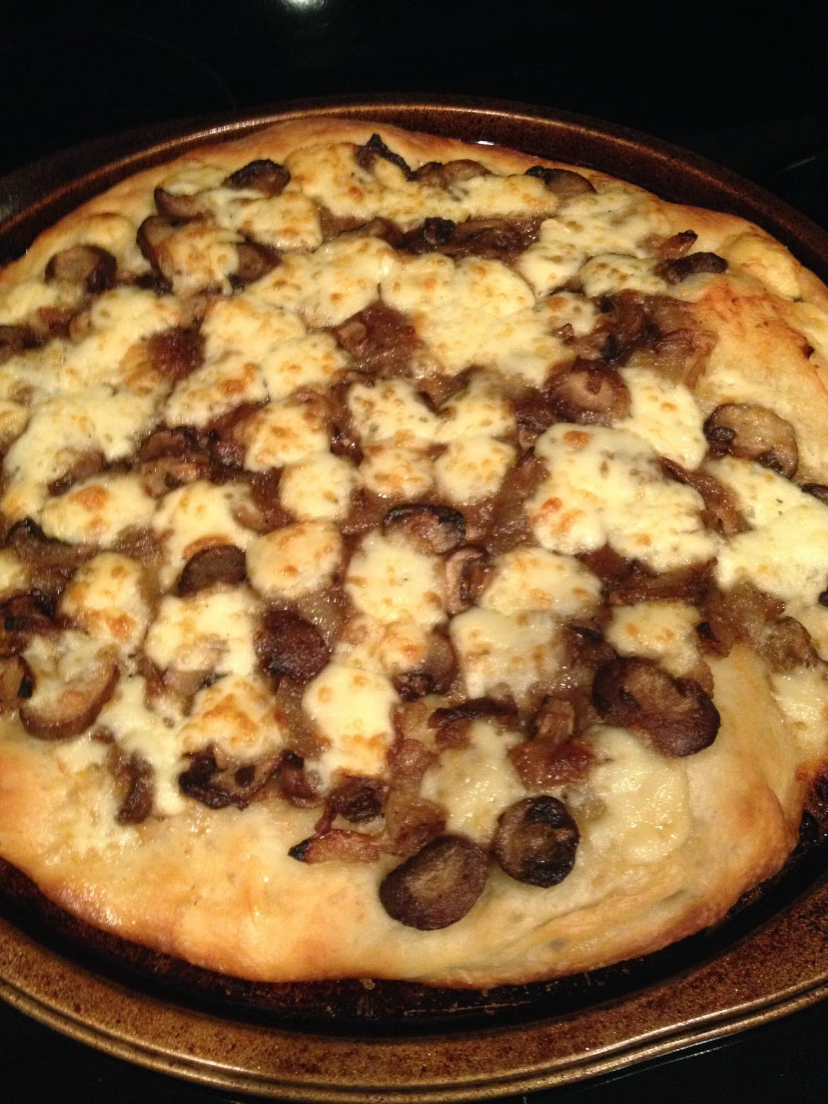 Caramelized-Onion-Mushroom-Brie-Pizza