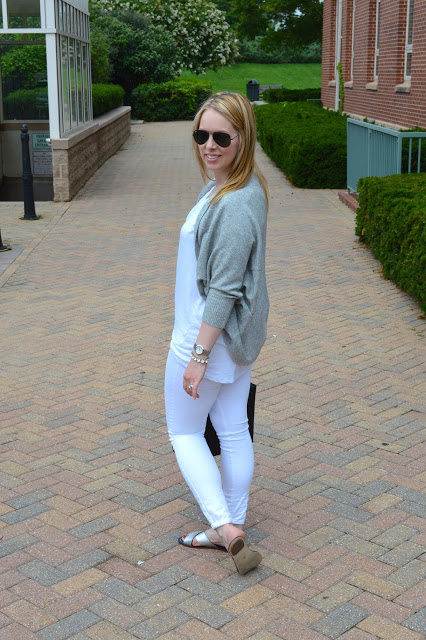 grey-sweater-summer-outfit