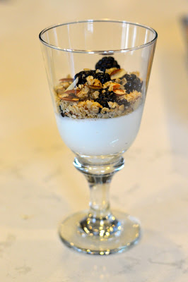 yogurt-berries-granola-recipe