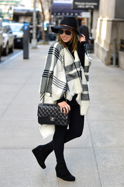 plaid-poncho-outfit