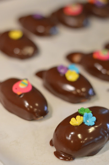 decorated-chocolate-covered-easter-eggs