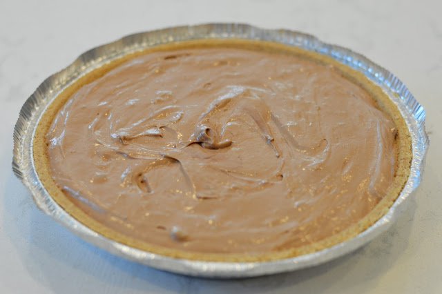 chocolate-cool-whip-pie