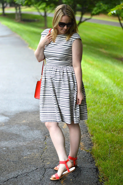 summer-stripe-dress-outfit