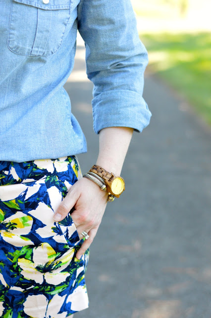 chambray-top-shorts-outfit