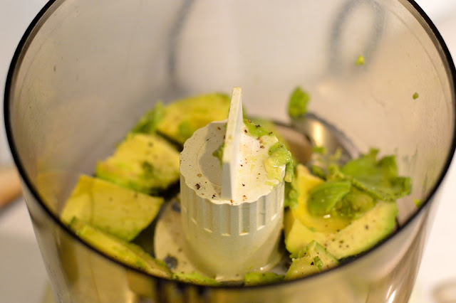 healthy-avocado-sauce-for-pasta