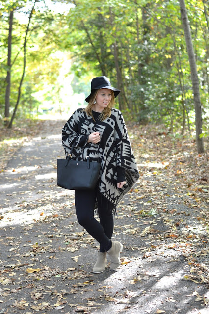 cozy-fall-poncho-outfit