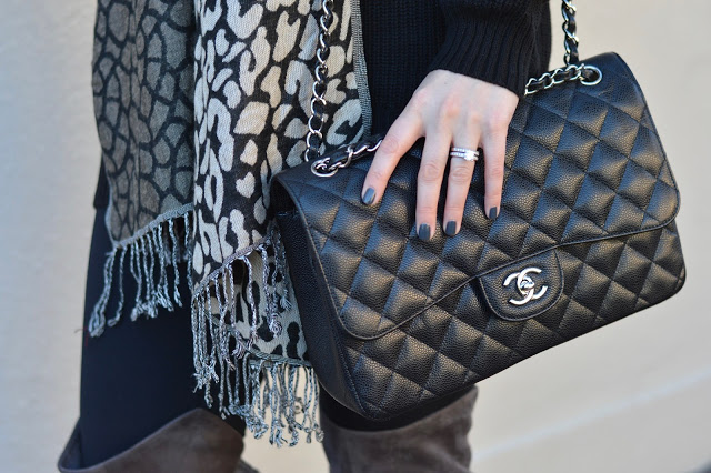 black-chanel-handbag-outfit