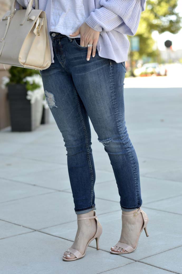 high rise distressed jeans outfit