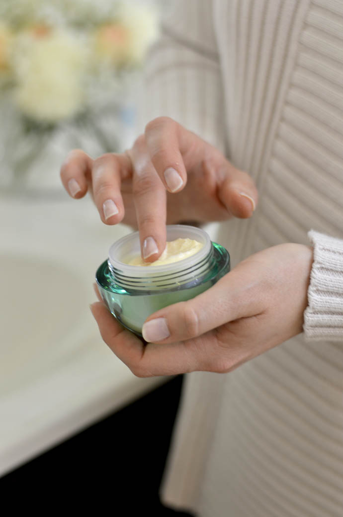 orogold sensitive skin moisturizer review