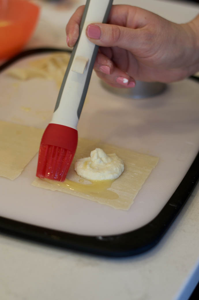 how to make ravioli with wonton wrappers