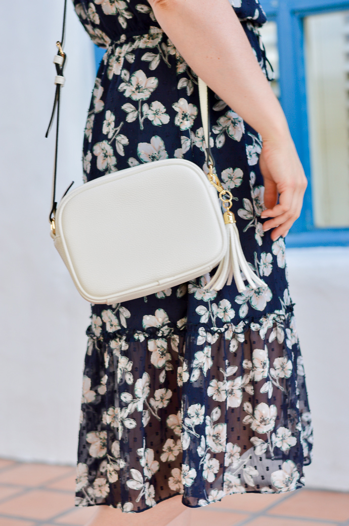 white crossbody bag outfit